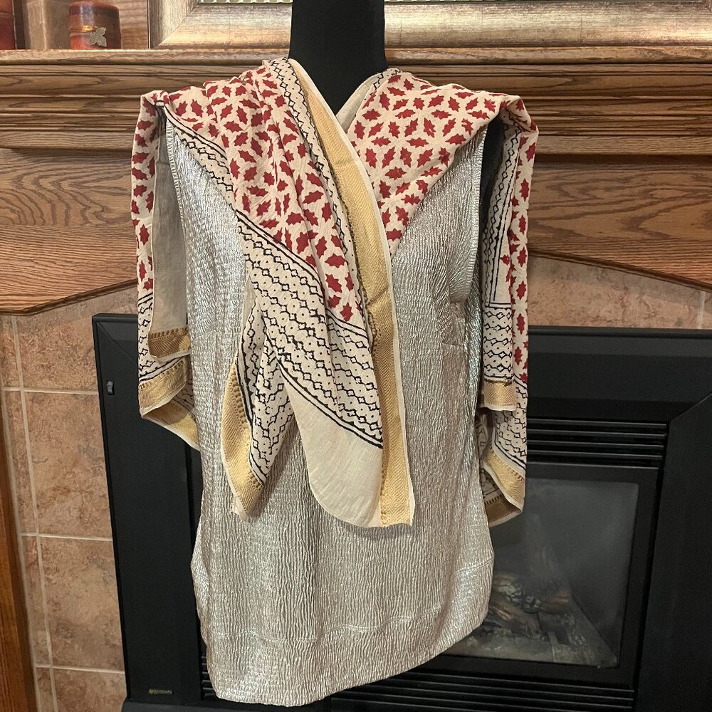 Lovely Gold tank with beautiful scarf! XL